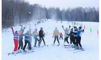 北京滑雪 新人小白可教 助力3亿冰雪人 南山怀北军都山滑雪场