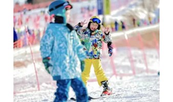 滑雪冬令营  河北玉龙湾滑雪5日营  预售期超值价1比3教学  单双板任选 可进阶初级和中级可选 